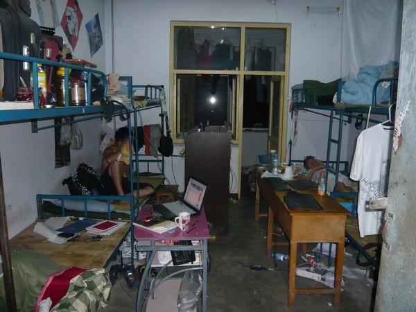 浙江省长：有些高校宿舍乱的跟狗窝似的 学生群魔乱舞