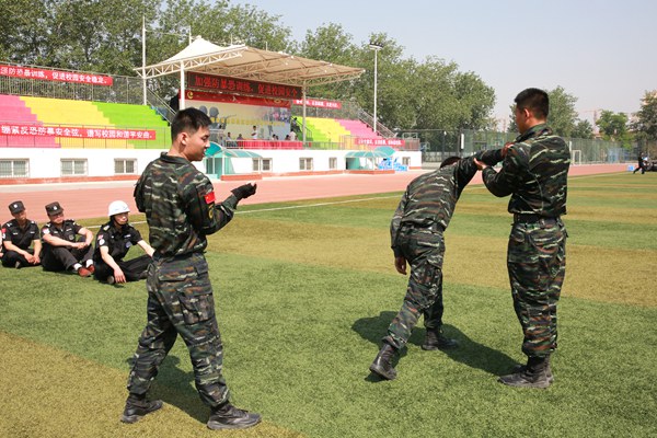 朝阳区校园保安防暴恐实战能力培训启动会在楼梓庄中学举行