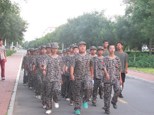 《成长之旅》军事励志夏令营圆满成功