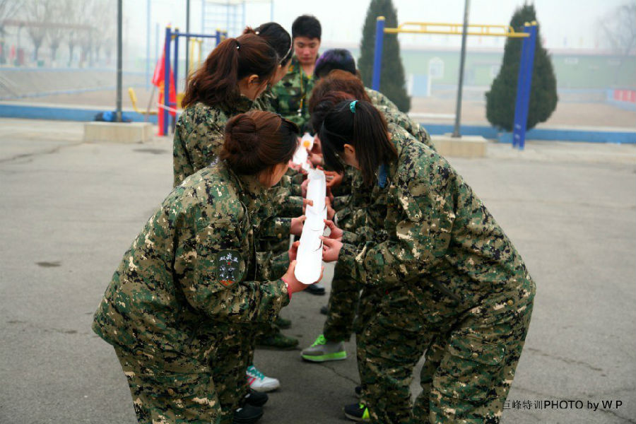 北京金思黛美容美发有限公司军事拓展活动