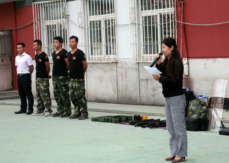 芳草地国际民族校区防恐活动