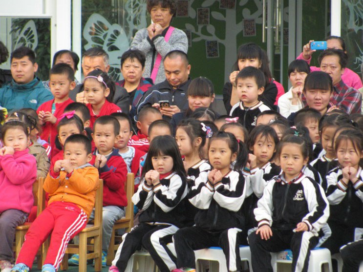 丽景幼儿园开展防恐防暴演练培训