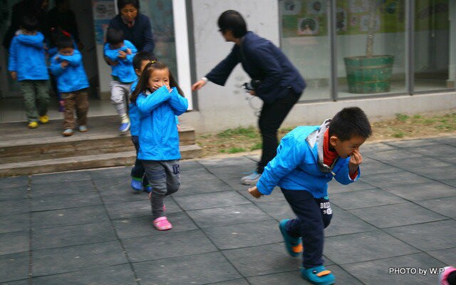 朝阳教委民办幼儿园园长观摩可儿幼儿园防恐、防火常识及安全疏散演习