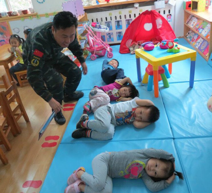 启明华清园幼儿园安全疏散演习