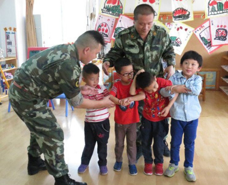 启明华清园幼儿园安全疏散演习