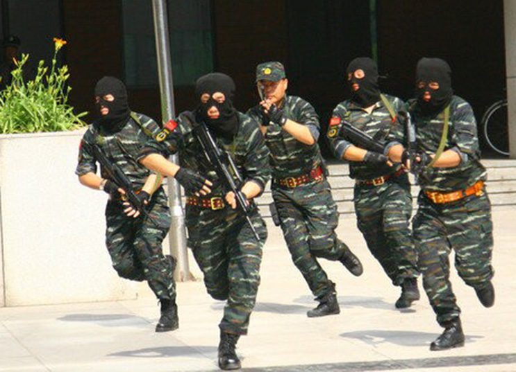 中国人民大学开展首次反恐防暴应急综合演练 巨峰特训应邀参加