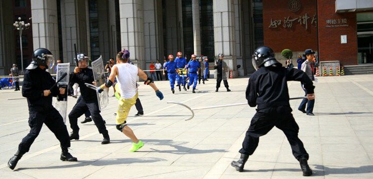 中国人民大学开展首次反恐防暴应急综合演练 巨峰特训应邀参加