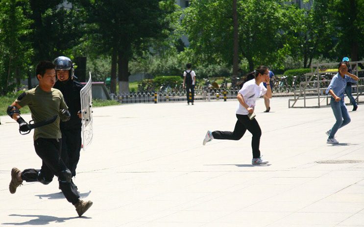 中国人民大学开展首次反恐防暴应急综合演练 巨峰特训应邀参加