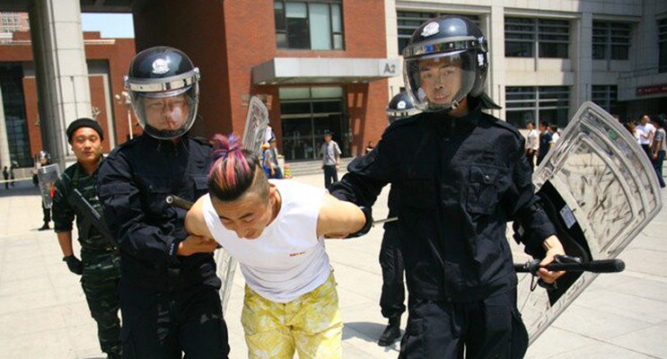 中国人民大学开展首次反恐防暴应急综合演练 巨峰特训应邀参加