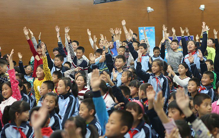 大牛坊小学开展防恐防暴安全自护体验活动