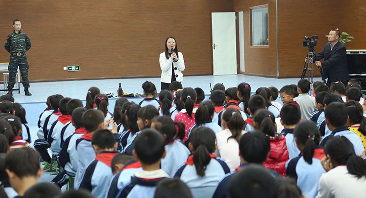 大牛坊小学开展防恐防暴安全自护体验活动