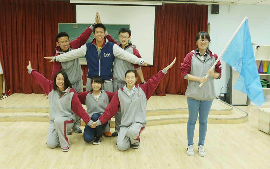 巨峰特训再次走进19中开展拓展活动