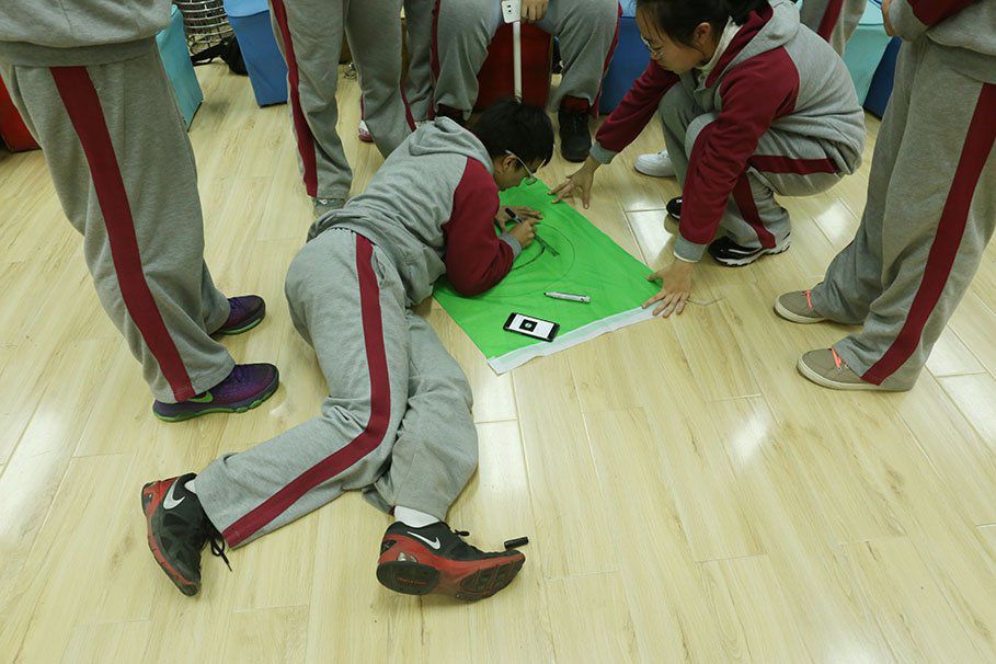 巨峰特训再次走进19中开展拓展活动