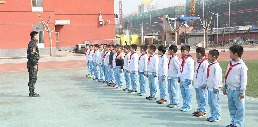 简单中的不简单——东升实验小学军训培训