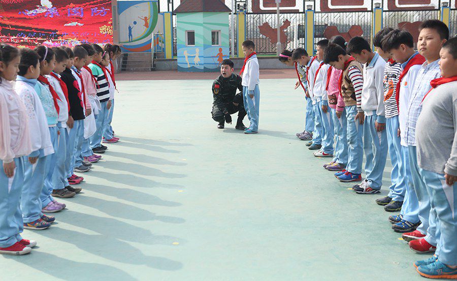 简单中的不简单——东升实验小学军训培训