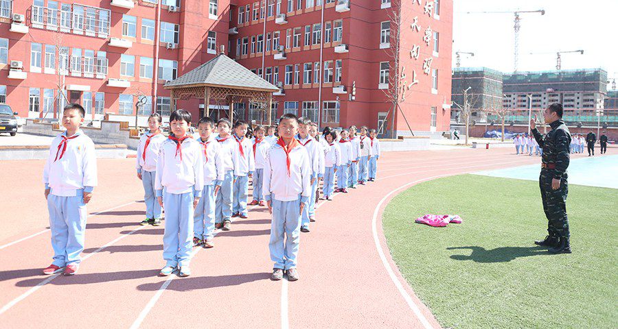 简单中的不简单——东升实验小学军训培训