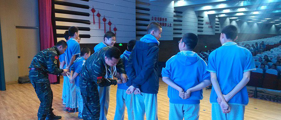 北京市第十九中学初一学部防恐防暴培训 巨峰特训精彩亮相
