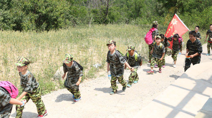 军事探秘挑战赛 巨峰特训助力孩子突破“恐惧”心防