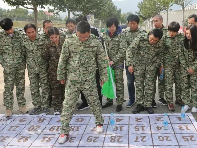 中石油沧州物资公司携手“巨峰特训”开展企业拓展培训