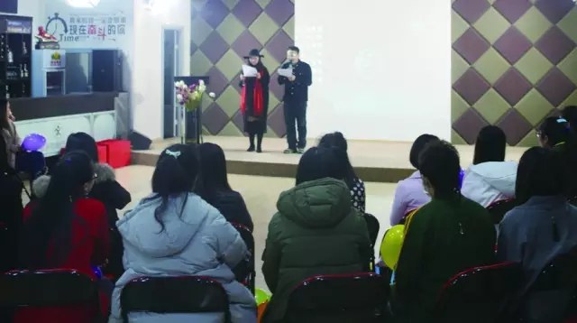 “巨峰教育”与“慧童教育”圣诞节联谊会