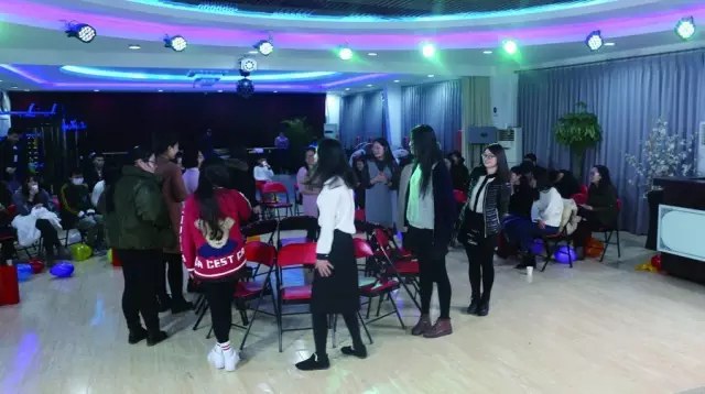 “巨峰教育”与“慧童教育”圣诞节联谊会