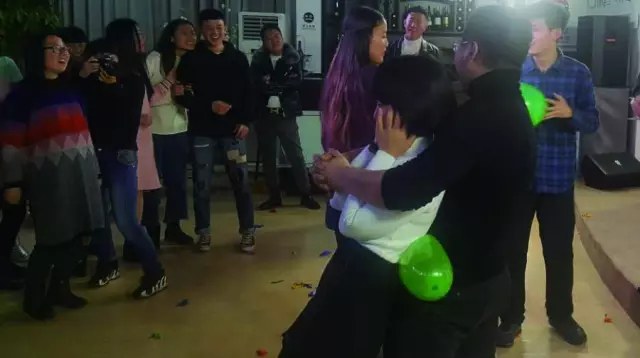 “巨峰教育”与“慧童教育”圣诞节联谊会