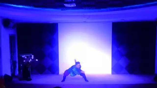 “巨峰教育”与“慧童教育”圣诞节联谊会