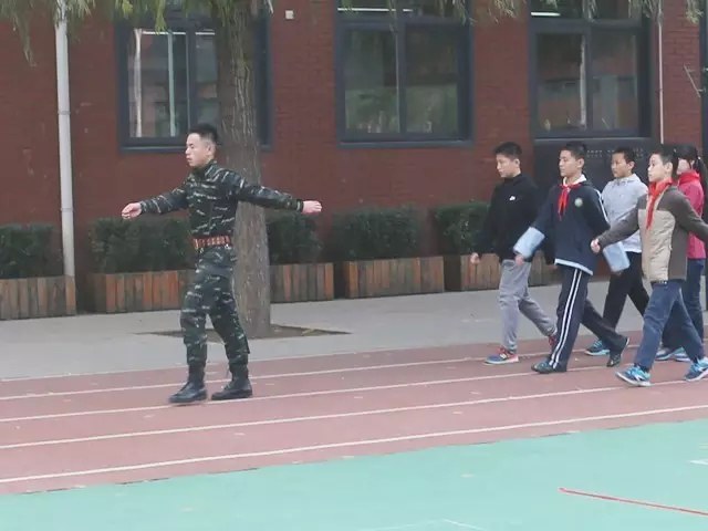 北京市海淀区第二实验小学升旗手、护旗手培训