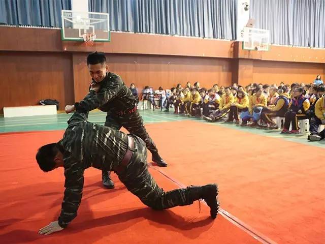 北京师范大学附属中学校园安全知识讲座