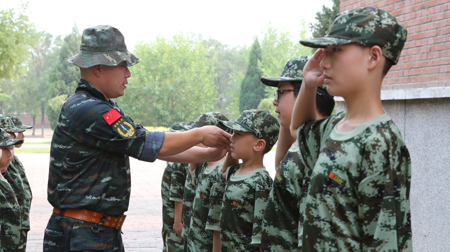 感受军人的力量