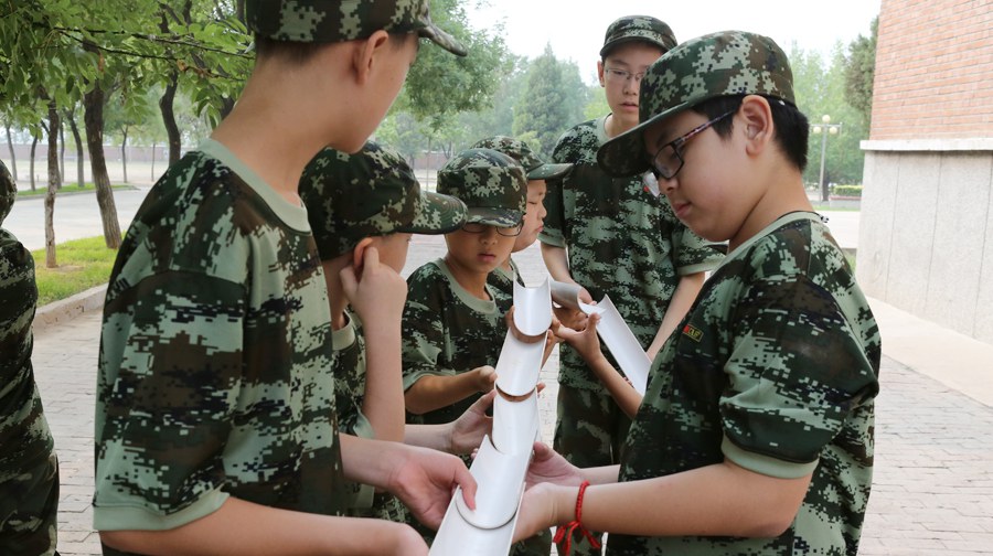 丰富多彩的户外拓展活动
