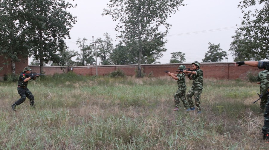 丰富多彩的户外拓展活动