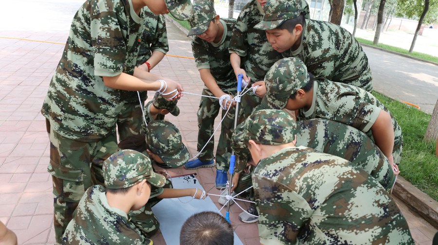 丰富多彩的户外拓展活动