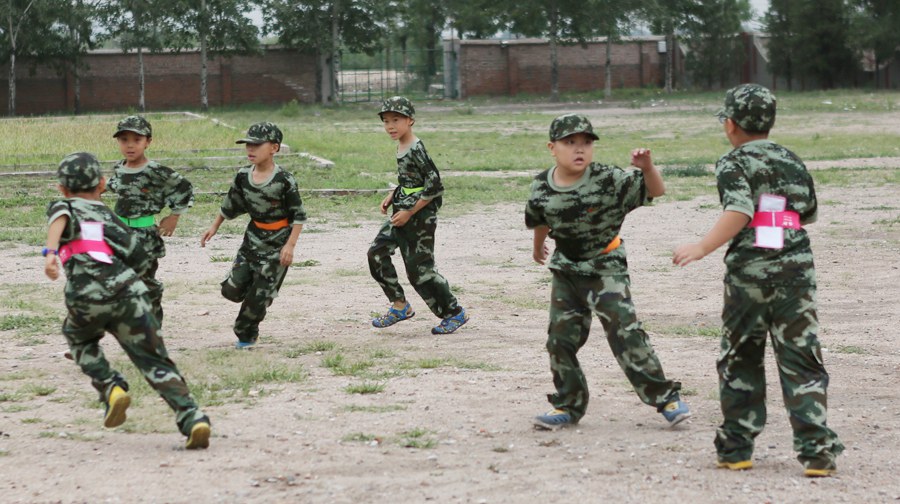 丰富多彩的户外拓展活动
