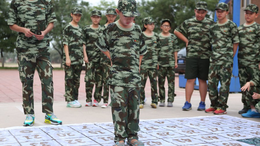 丰富多彩的户外拓展活动