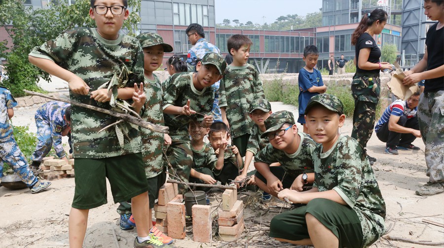 篝火露营+夜空中最亮的星