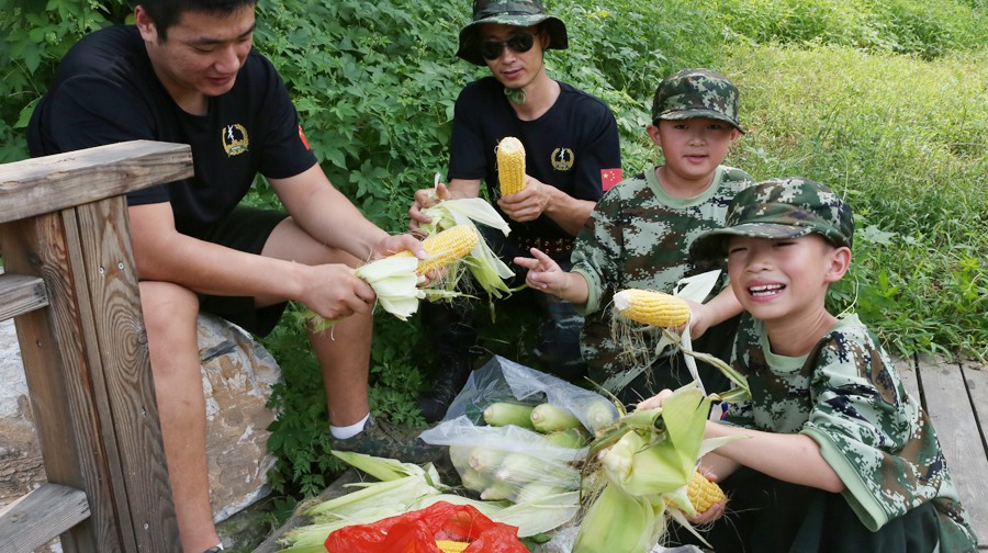 篝火露营+夜空中最亮的星