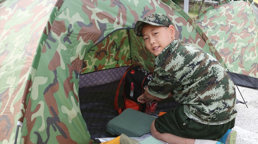 篝火露营+夜空中最亮的星