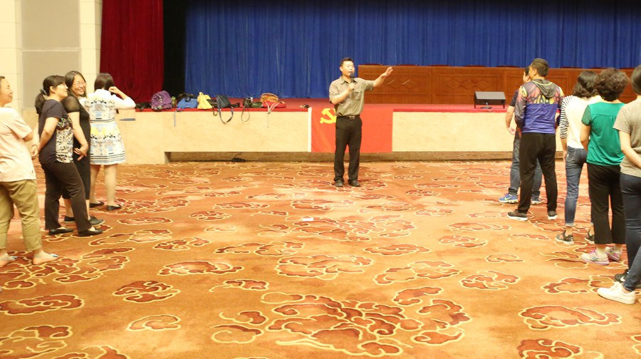 中科院附属实验学校附属中学老师团队拓展活动