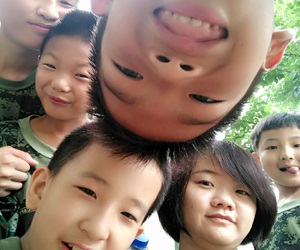 参加巨峰成长夏令营提高孩子的综合能力