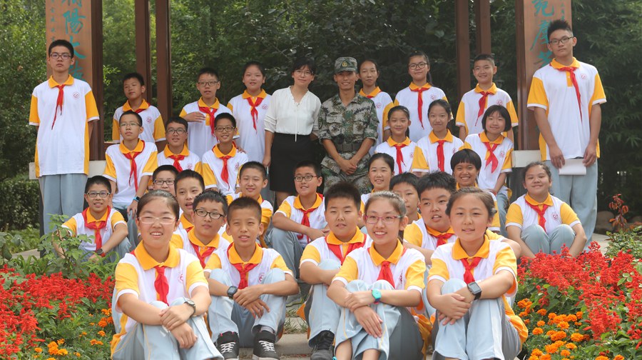 北师大朝阳附中2017年秋季入学适应性训练 体验不一样的军事训练