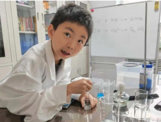 国庆“科学实验+真人CS活动“嗨起来！	