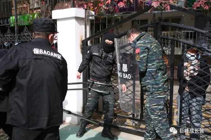 来广营派出所联合北京巨峰教育走进幼儿园开展防暴防恐演习活动 来广营派出所联合北京巨峰教育走进幼儿园开展防暴防恐演习活动