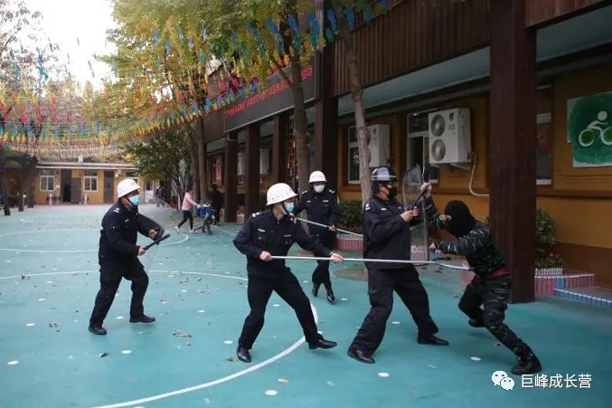 巨峰教育走进新源里第二幼儿园进行防暴恐安全培训及疏散演练活动 巨峰教育走进新源里第二幼儿园进行防暴恐安全培训及疏散演练活动